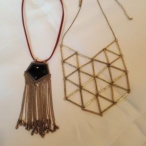 2 Geometrical necklaces in Gold tone Metal